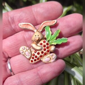 AJMC Enamel Bunny With Rhinestone Carrot Easter Vintage Brooch Pin